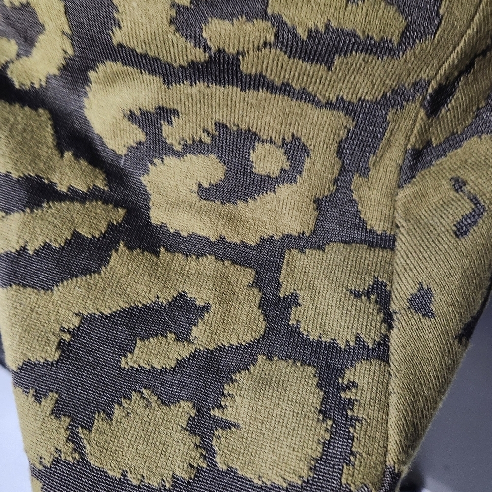 Green Patterned Skirt - Picture 3 of 4